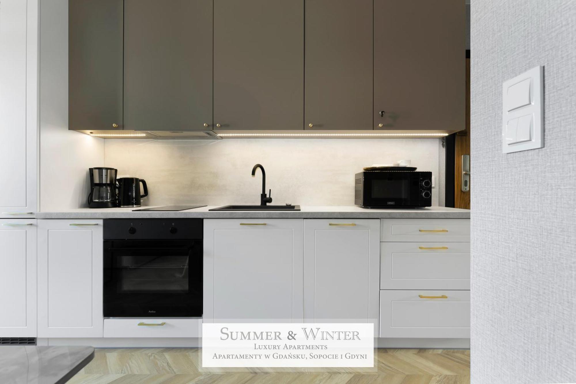 4 Stars, New Luxury Butterfly & Bike Apartments, Gdynia Orlowo, 15 Wyposazonych Mieszkan, Z Sypialnia, Winda I Platnym Parkingiem, Wysoki Standard Summerwinter, Blisko Molo Orlowo, Drog Rowerowych, Stadniny I Golf Park Экстерьер фото